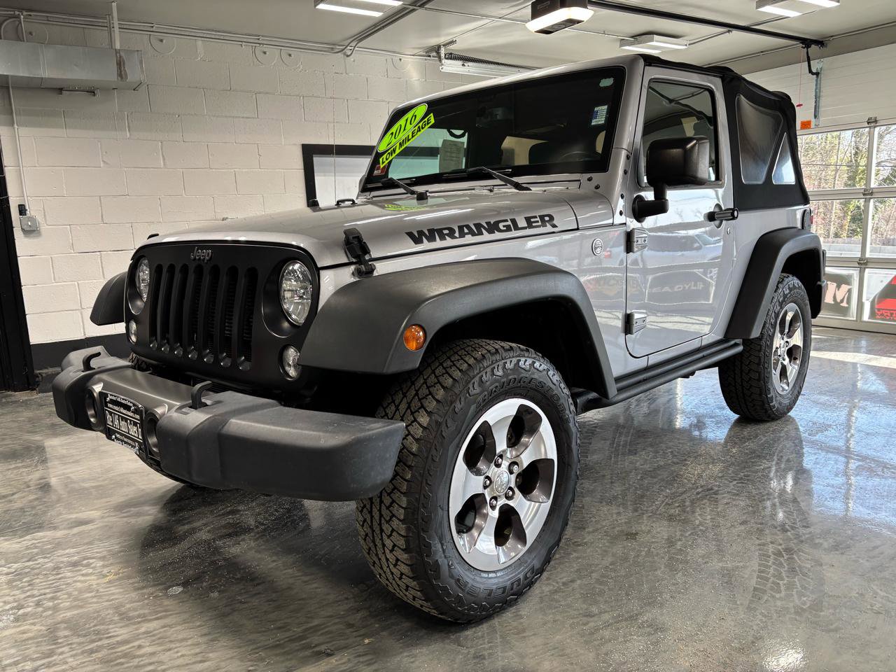 Used 2016 Jeep Wrangler Sport image 3