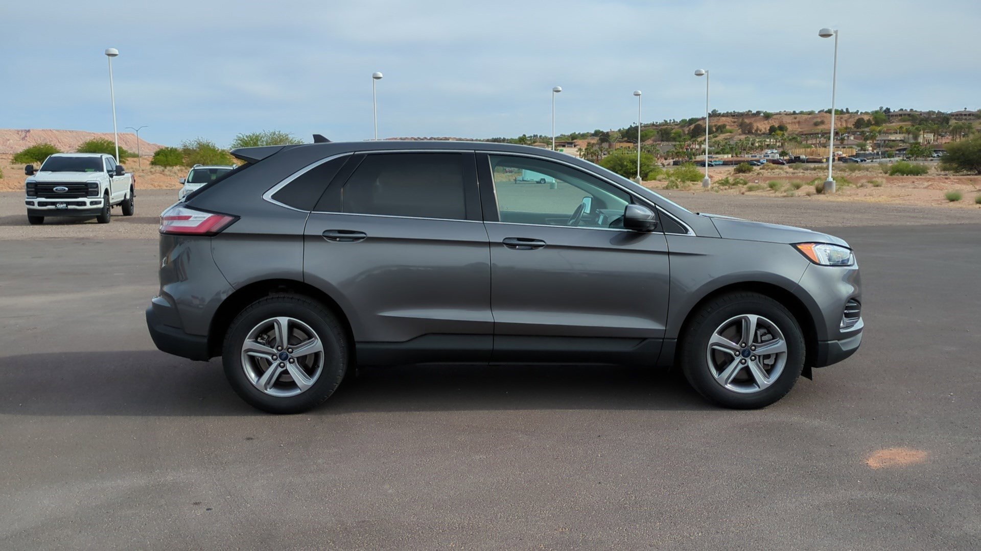 Used 2022 Ford Edge SEL w/ Convenience Package image 2