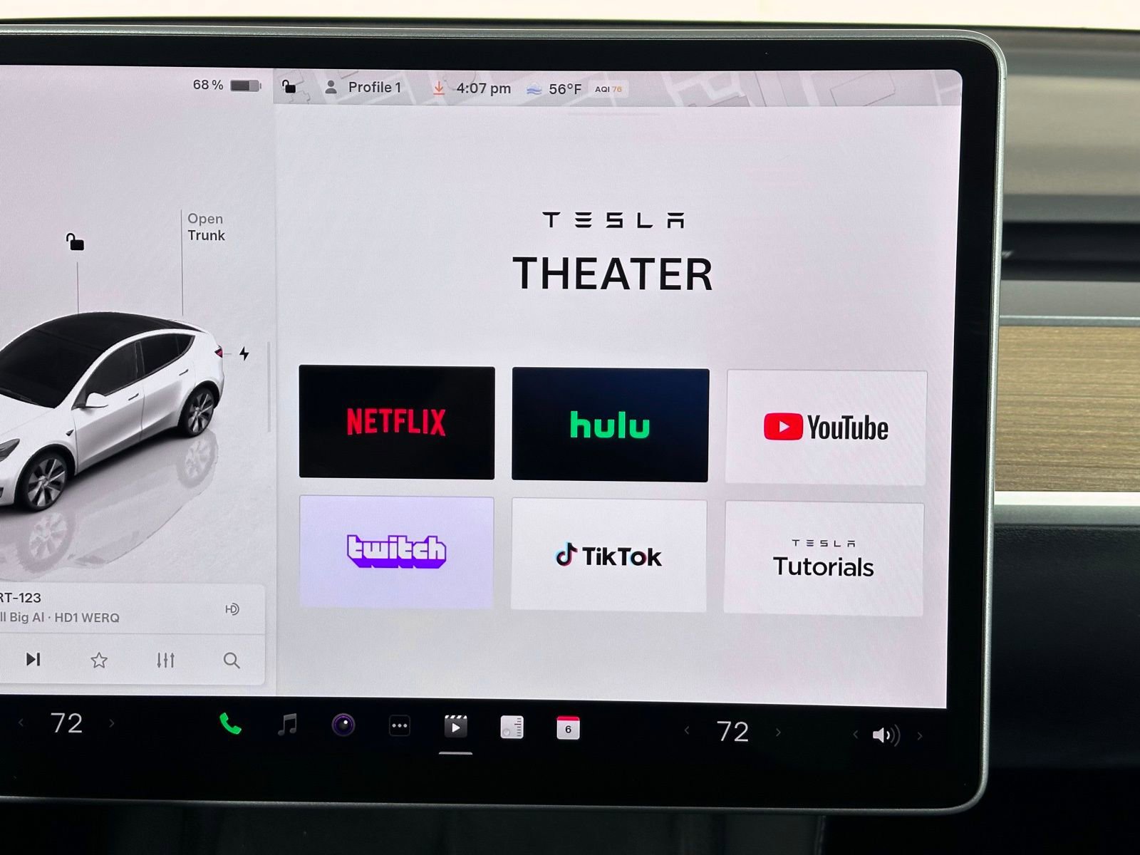 Used 2022 Tesla Model Y Long Range image 18