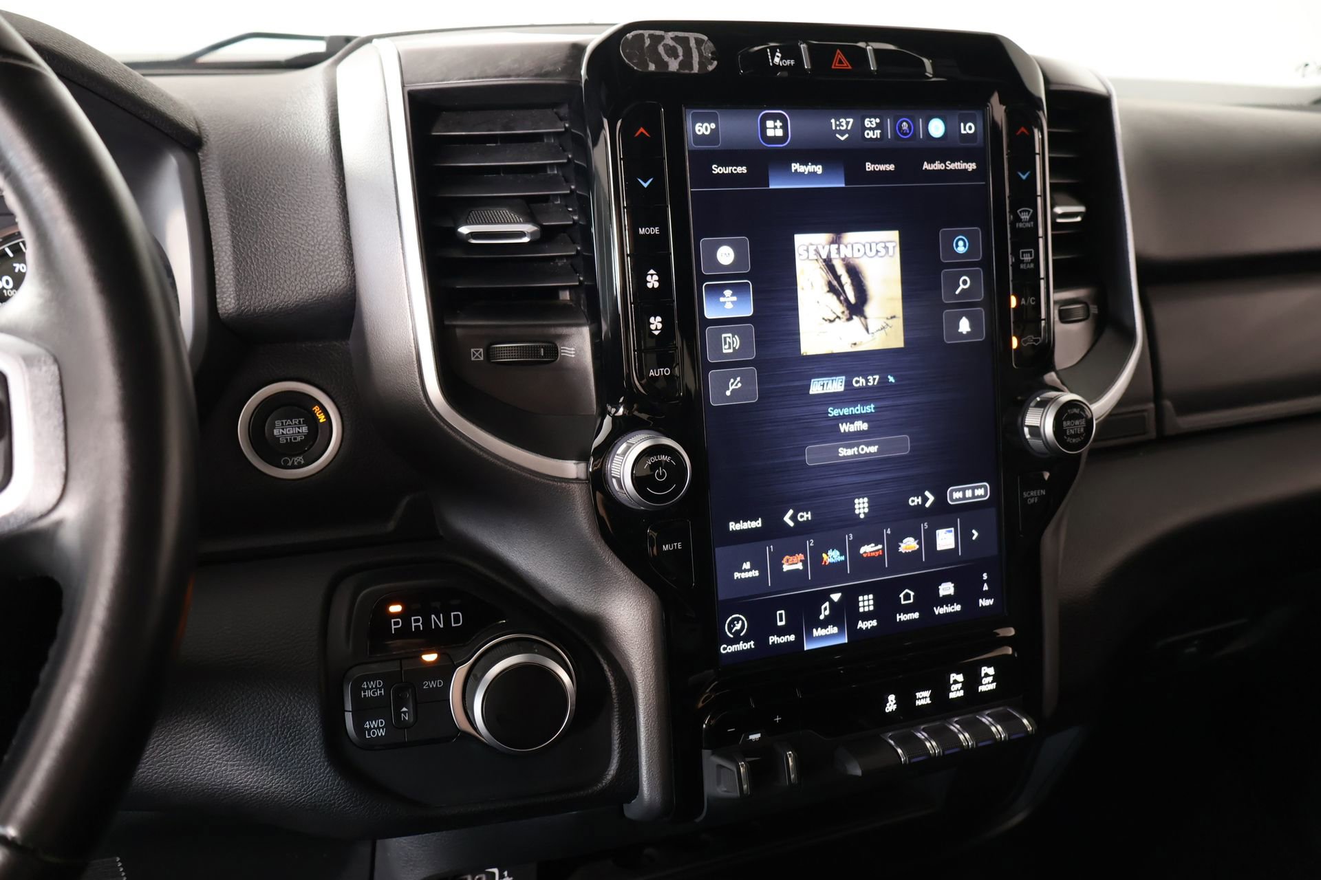 Used 2024 RAM 2500 Big Horn w/ Night Edition AWD/4WD image 5