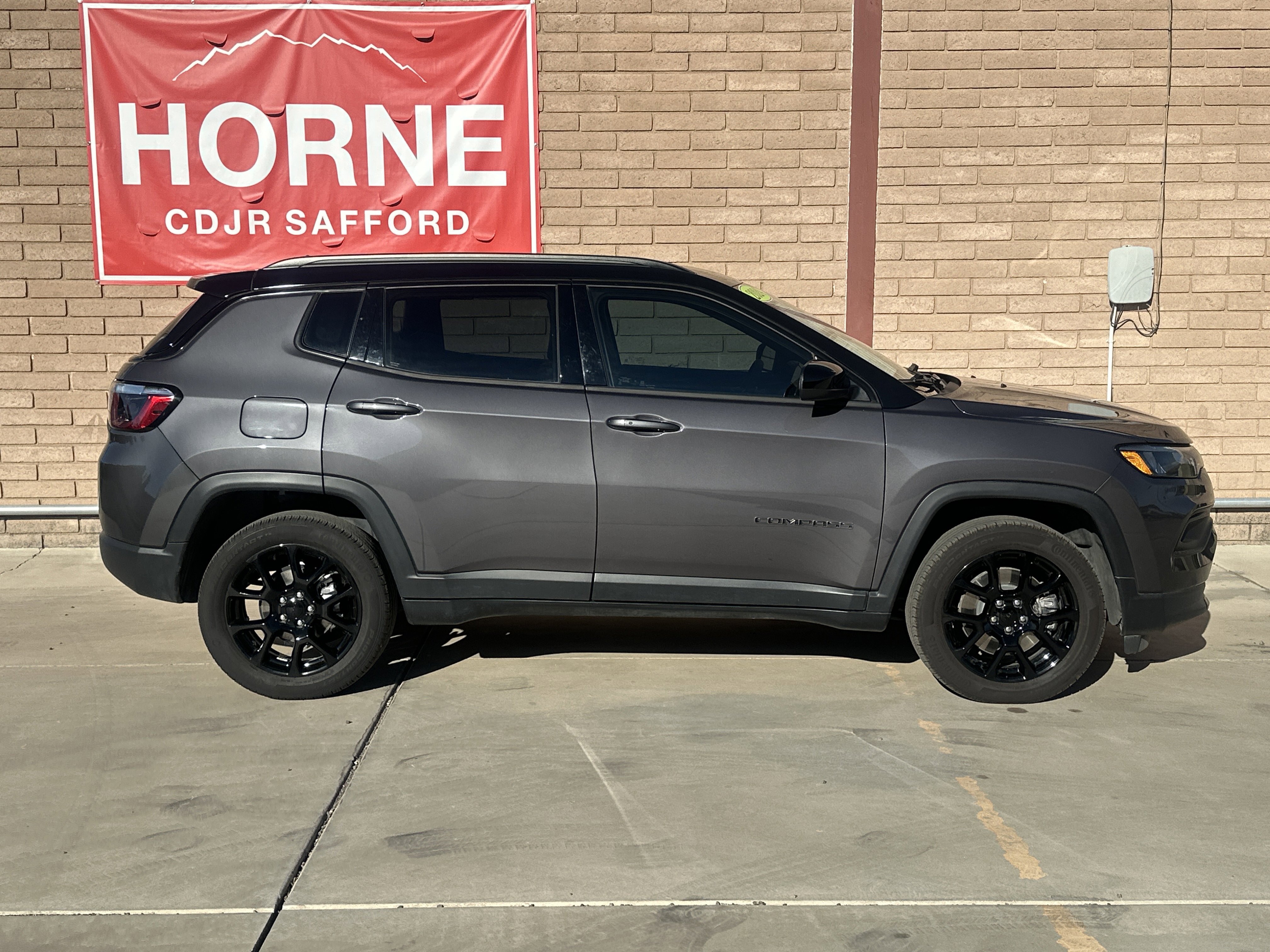 Used 2024 Jeep Compass Latitude w/ Convenience Group image 7