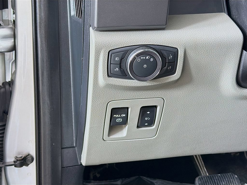 Used 2019 Ford F150 XLT w/ Equipment Group 302A Luxury AWD/4WD image 31