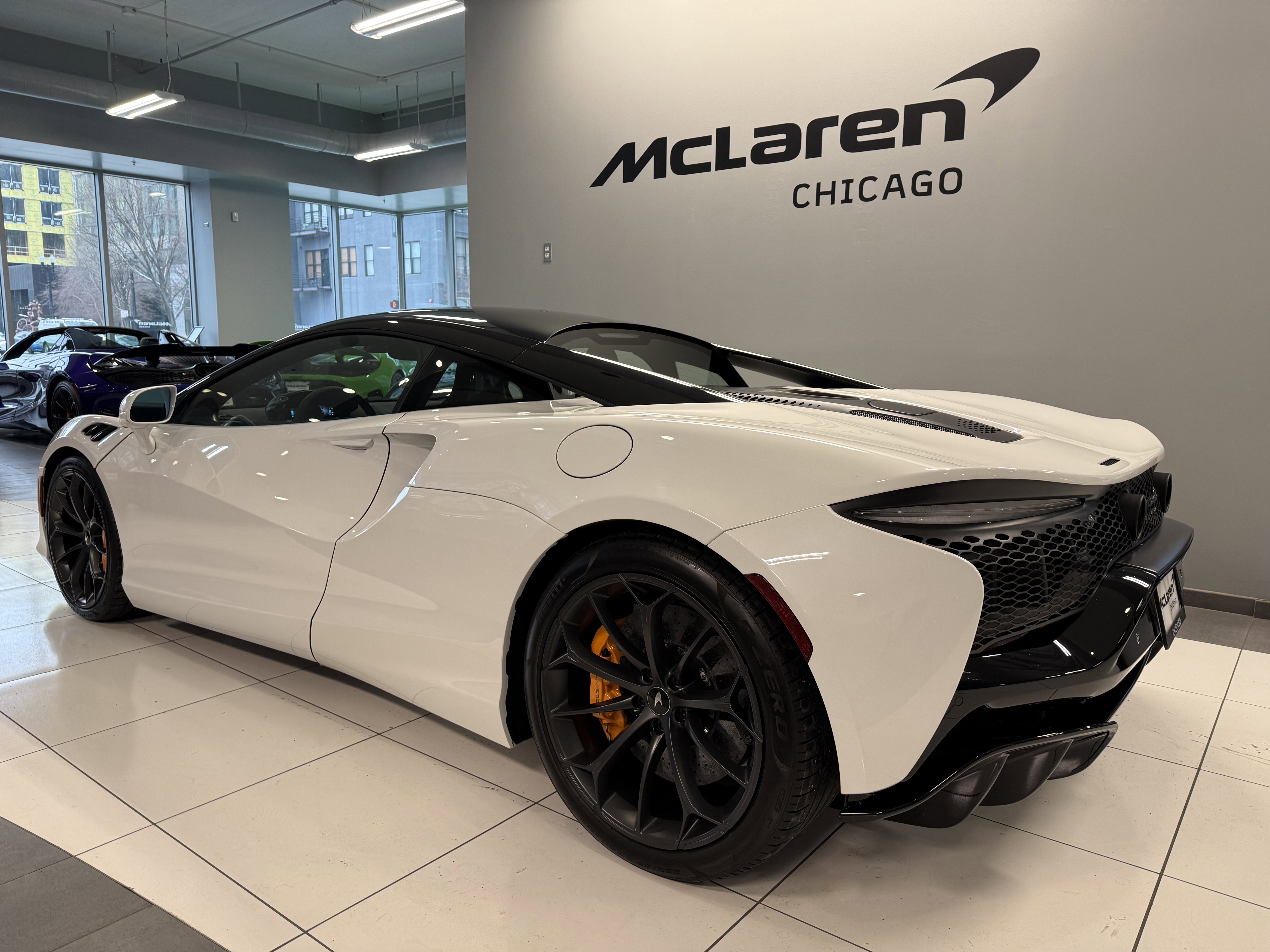 Used 2023 McLaren Artura image 3