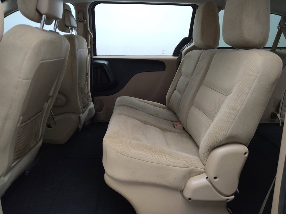 Used 2016 Dodge Grand Caravan American Value Package FWD image 18