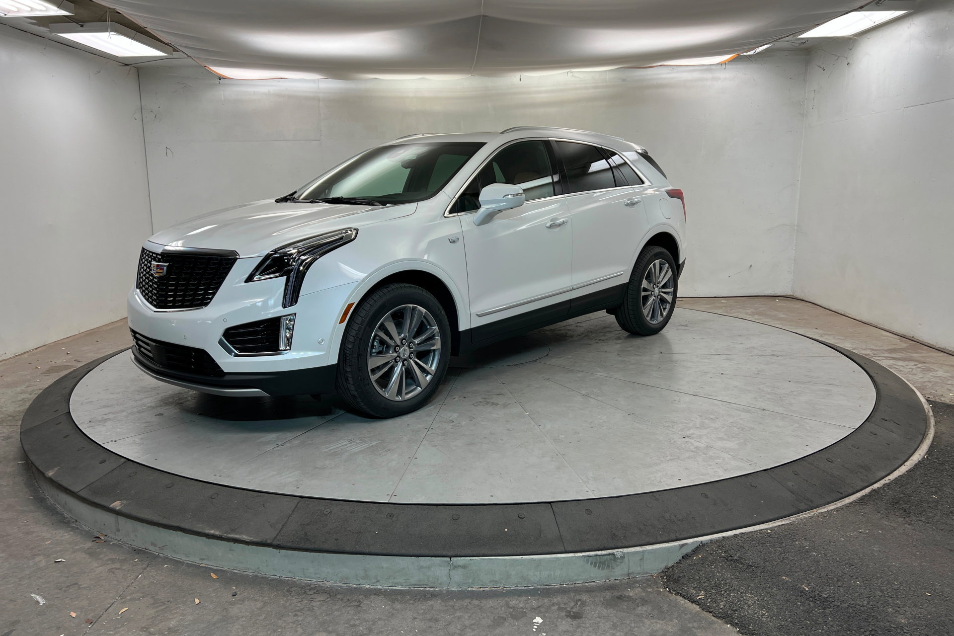 New 2026 Cadillac XT5 Premium Luxury w/ Driver Assist Package