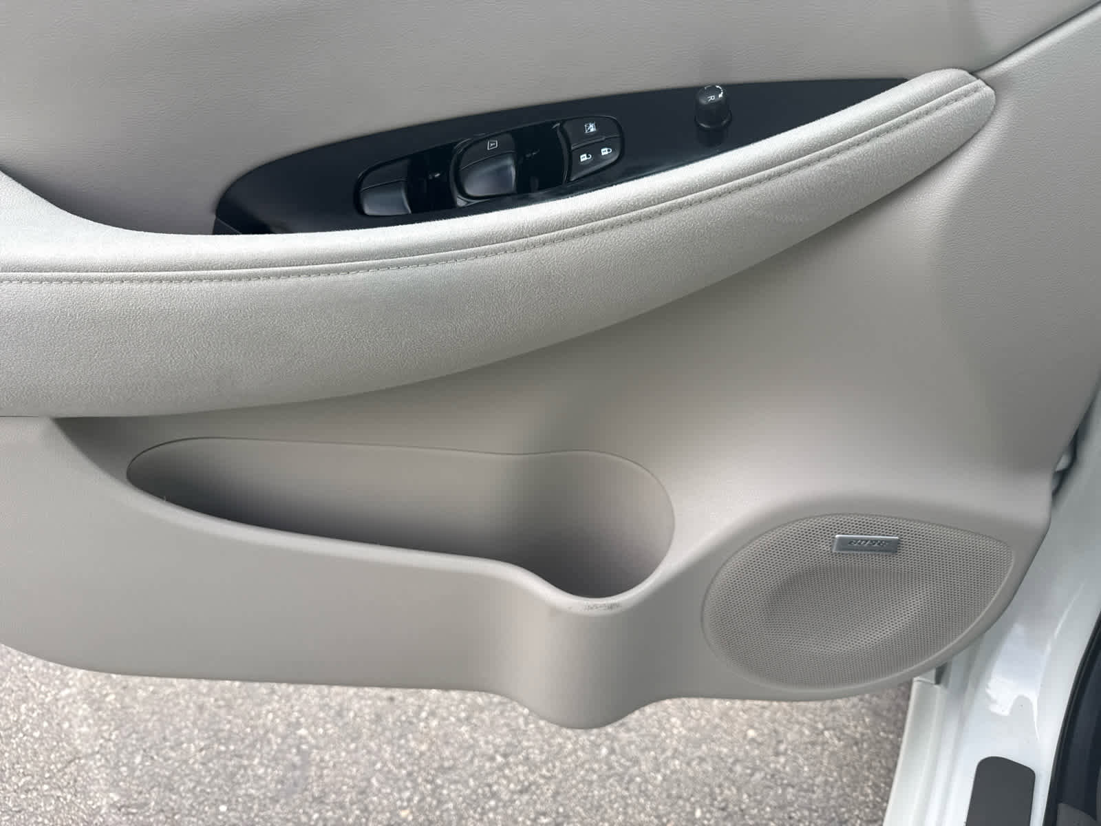 Used 2017 Nissan Leaf SV w/ Premium Package image 10