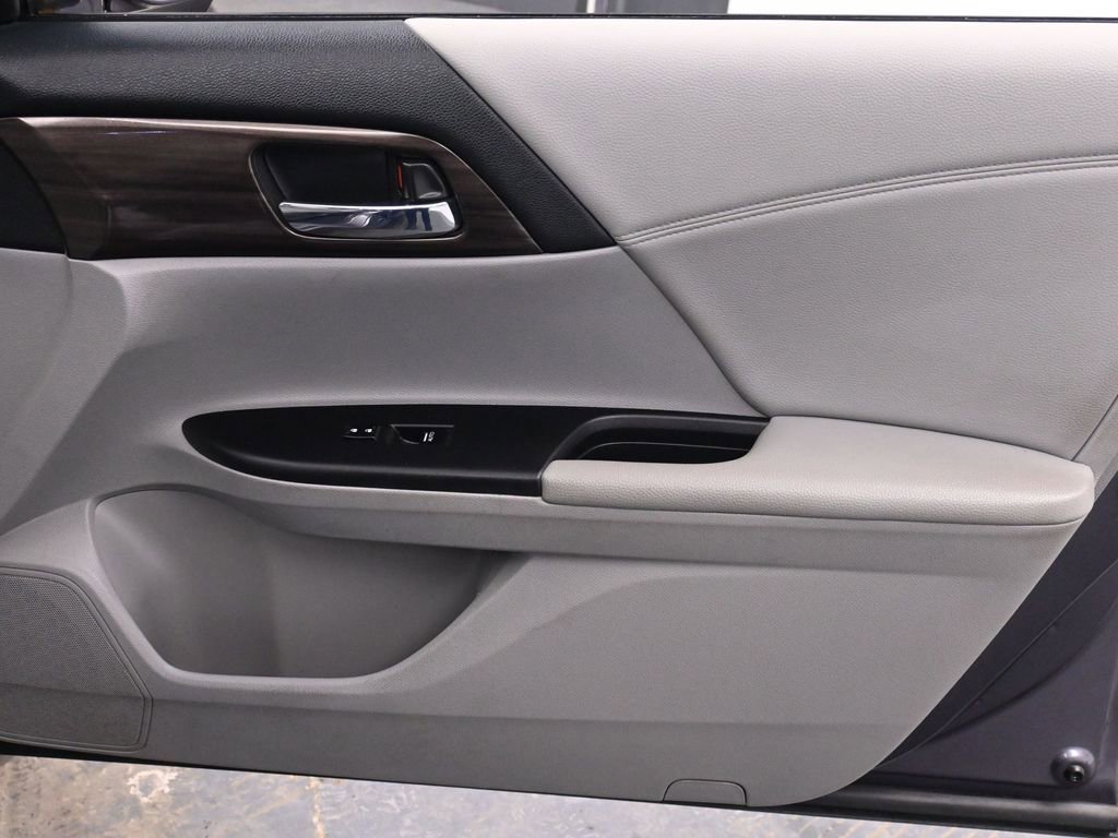 Used 2016 Honda Accord EX-L image 19