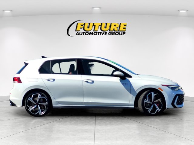 Used 2026 Volkswagen GTI SE FWD image 3