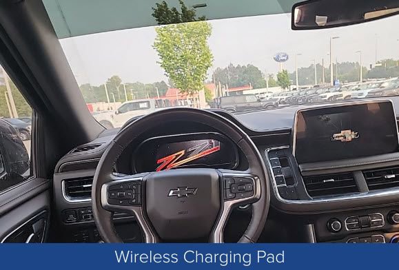 Used 2022 Chevrolet Tahoe Z71 w/ Luxury Package AWD/4WD image 5