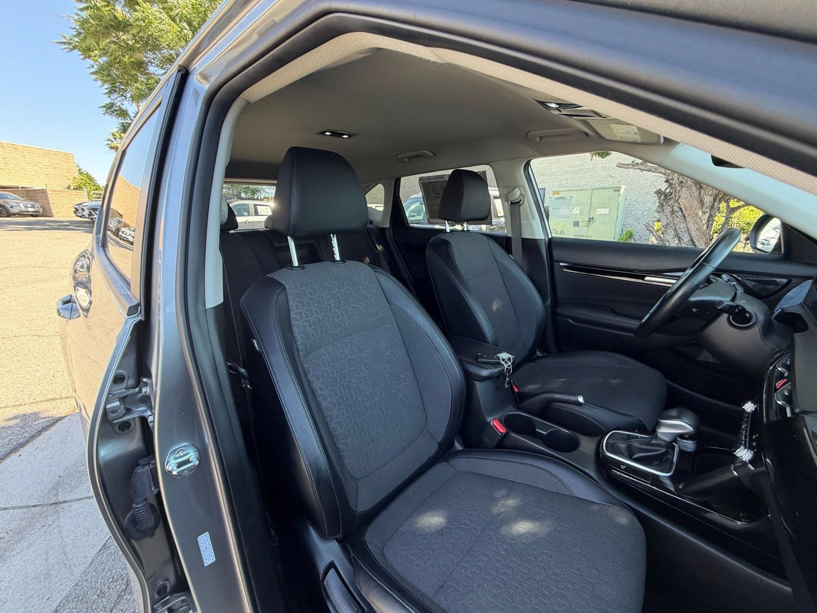 Used 2025 Kia Seltos S FWD image 37
