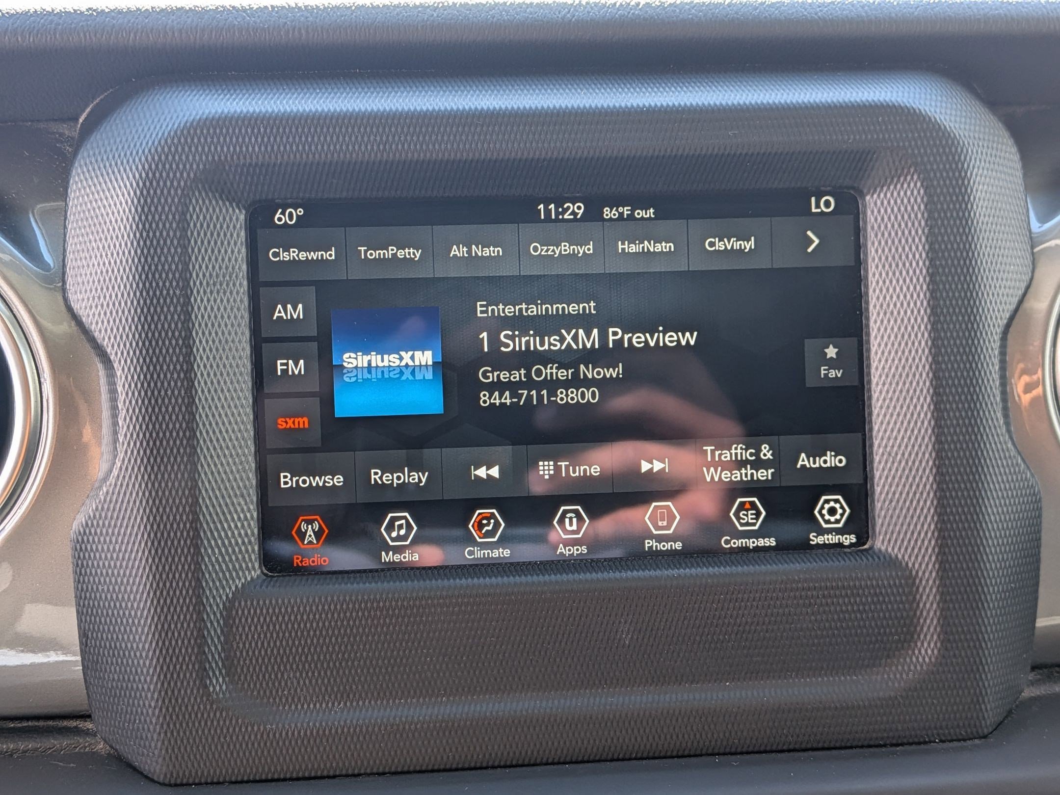 Used 2019 Jeep Wrangler Unlimited Sahara image 18