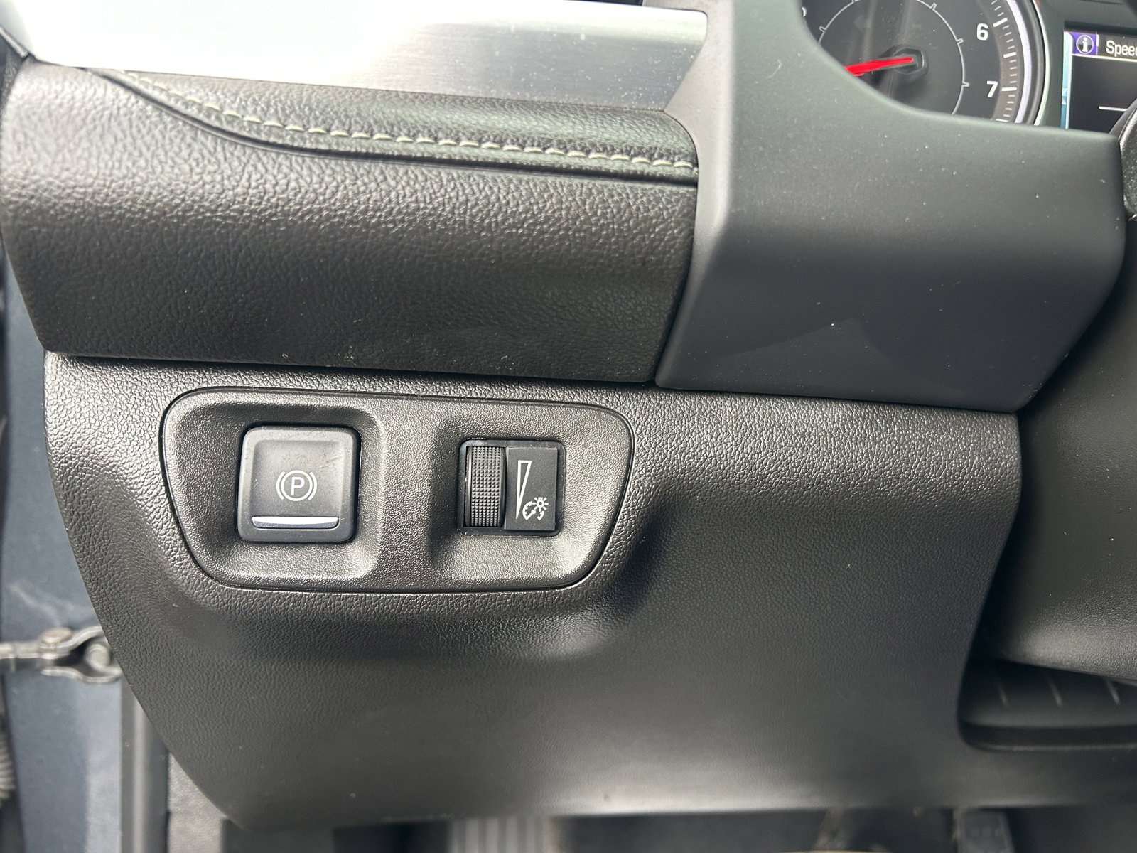 Used 2019 GMC Acadia SLE image 29