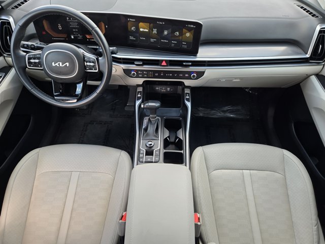 Certified 2025 Kia Sorento EX w/ Panoramic Sunroof Package FWD image 26