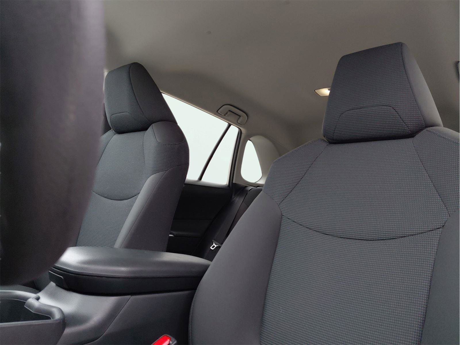 Used 2024 Toyota RAV4 LE image 9