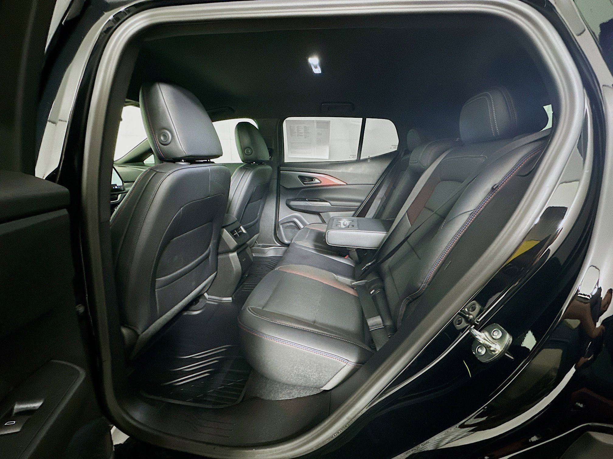 Used 2025 Chevrolet Equinox EV RS image 26