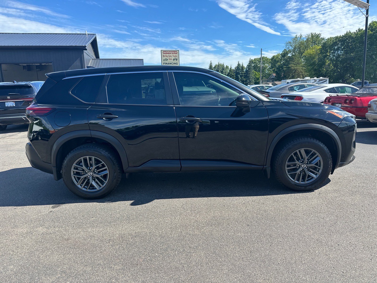 Used 2021 Nissan Rogue S FWD image 2