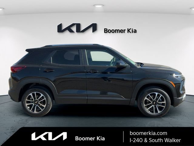 Used 2025 Chevrolet TrailBlazer LT image 4