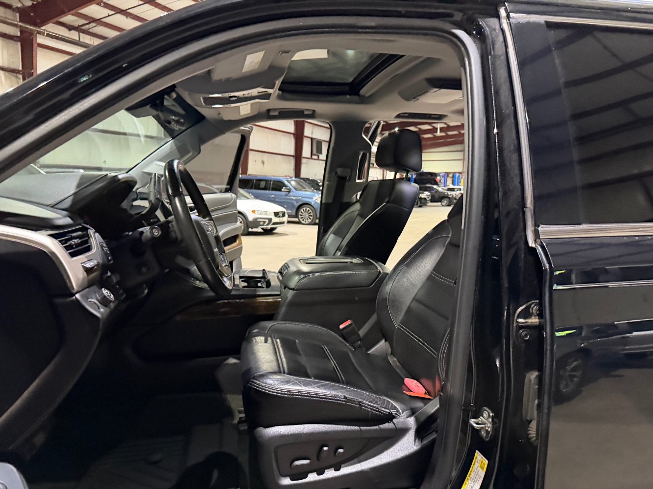 Used 2015 GMC Yukon XL Denali w/ Touring Package RWD image 14