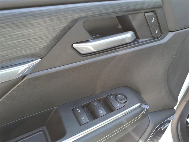 Used 2025 GMC Acadia Elevation image 12