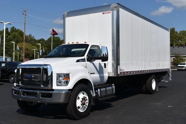 New 2025 Ford F750 2WD Regular Cab Super Duty image 15