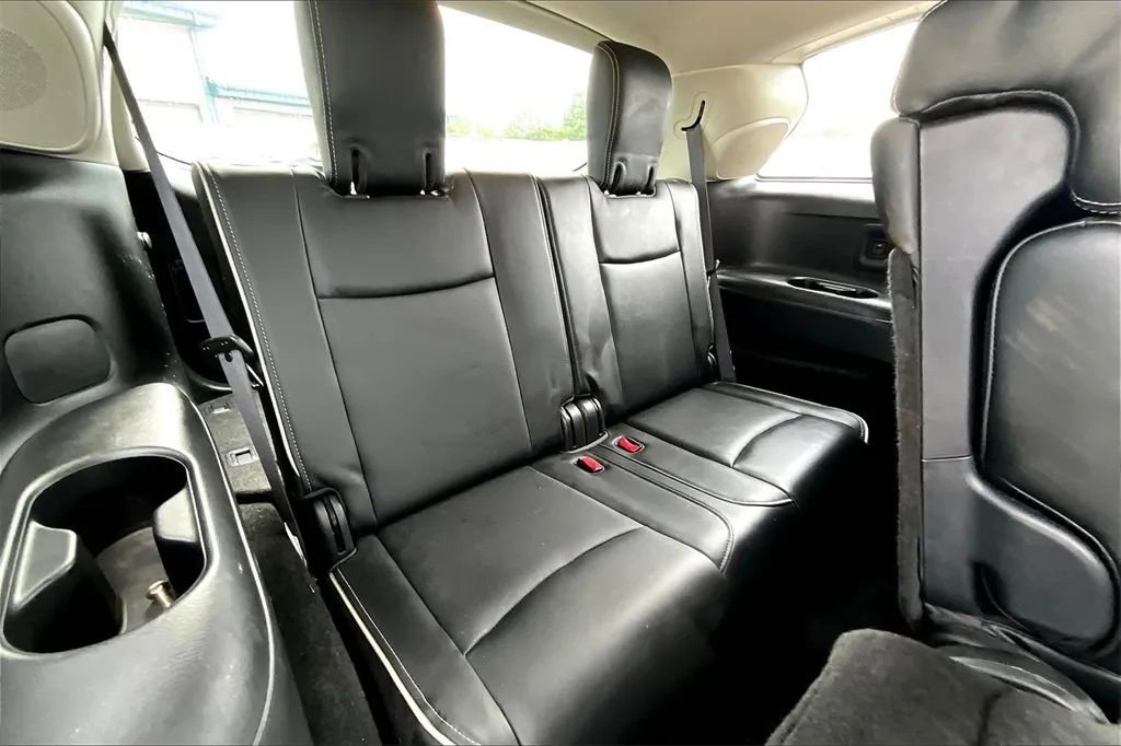 Used 2019 INFINITI QX60 Luxe w/ Essential Package image 28