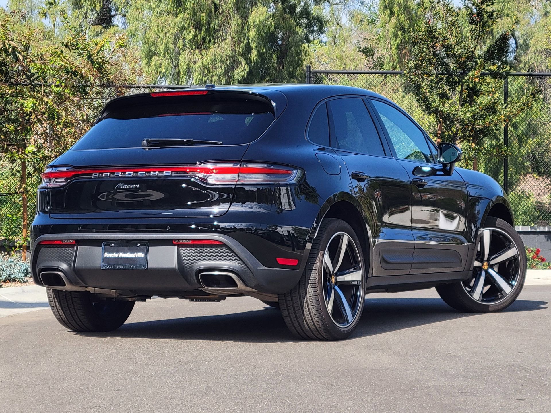Used 2025 Porsche Macan image 7