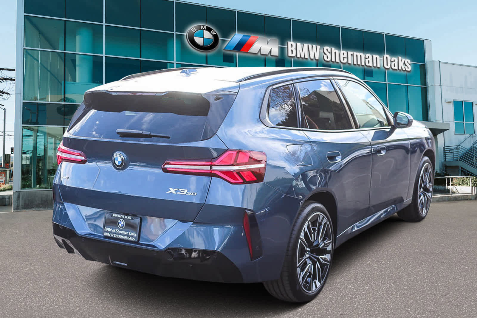 Used 2025 BMW X3 xDrive30i w/ Premium Package image 4