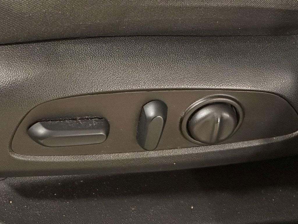 Used 2023 Chevrolet Equinox LT image 14