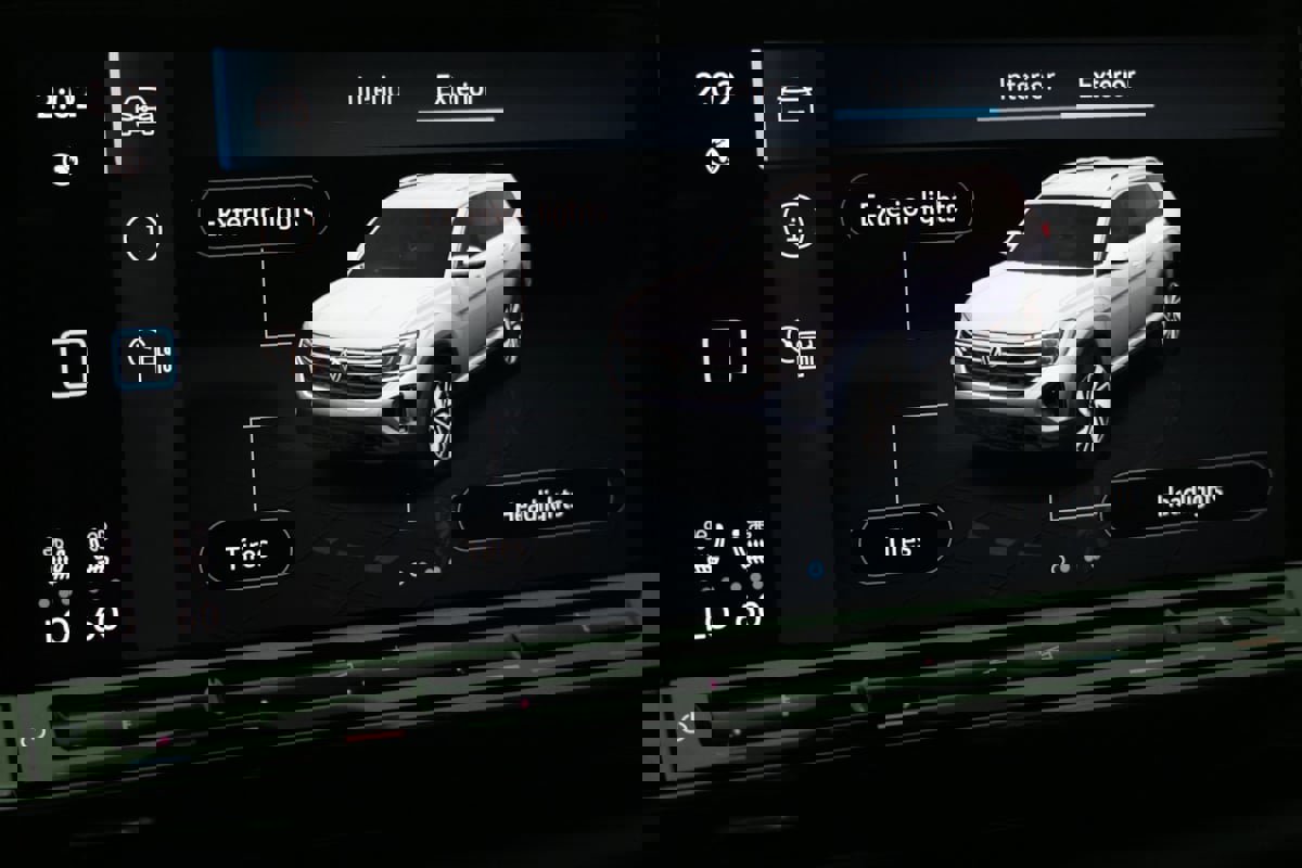 Used 2024 Volkswagen Atlas SE image 49