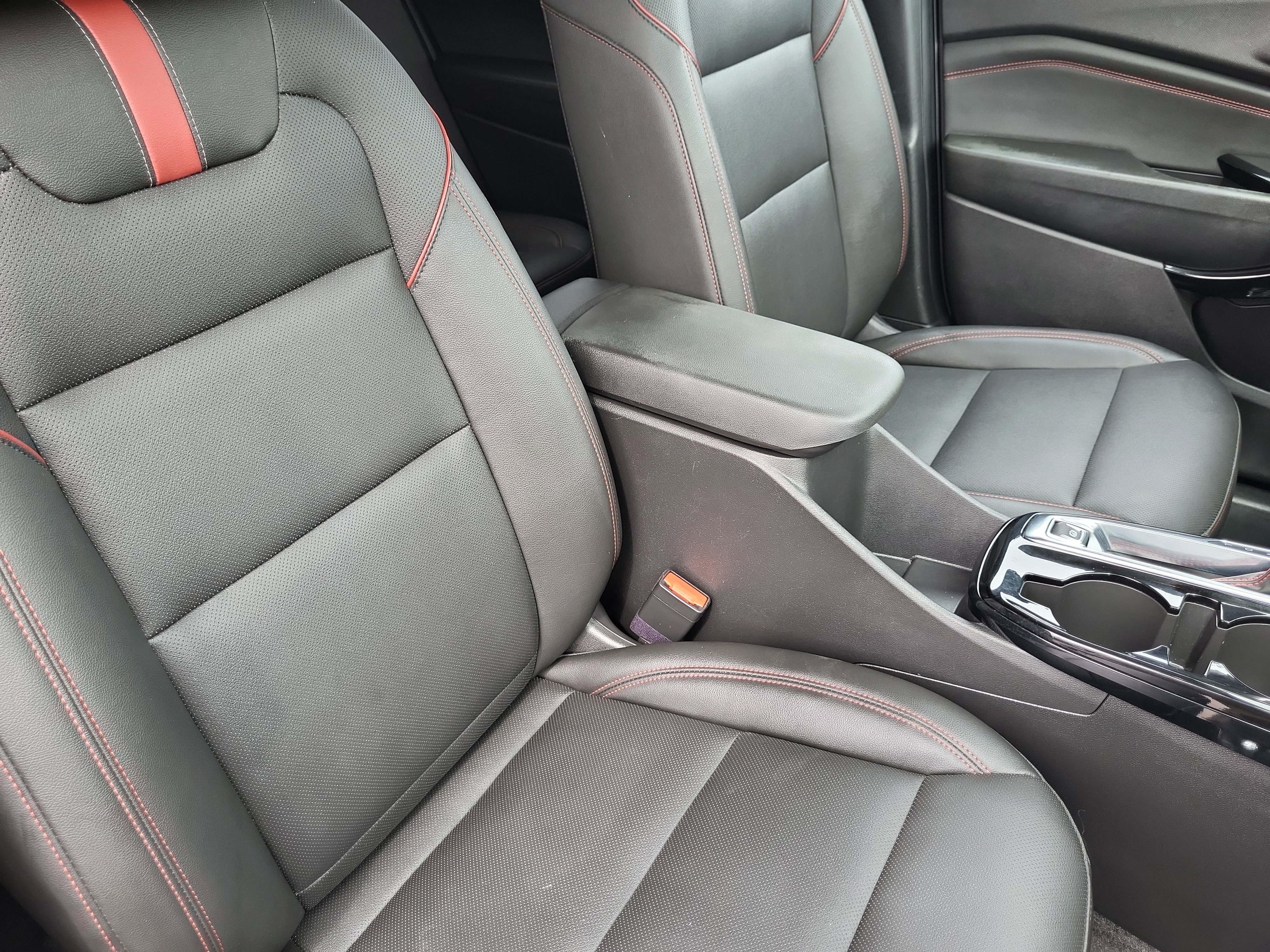 Certified 2024 Chevrolet Trax RS w/ Sunroof Package FWD image 19