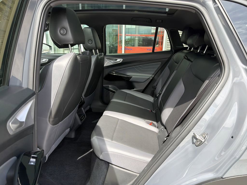 Used 2023 Volkswagen ID.4 Pro S image 14
