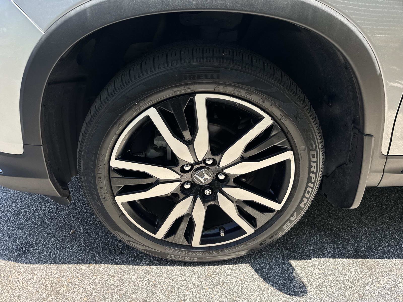 Used 2021 Honda Pilot Touring image 10