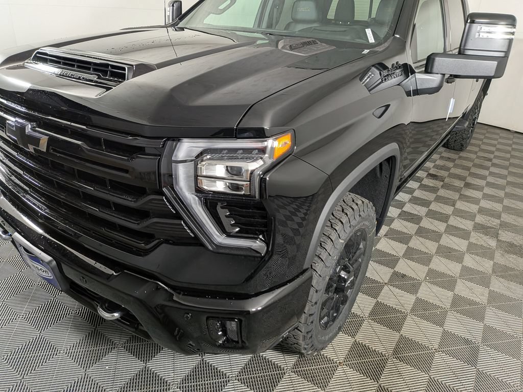 New 2026 Chevrolet Silverado 3500 High Country w/ High Country Premium Package AWD/4WD image 9