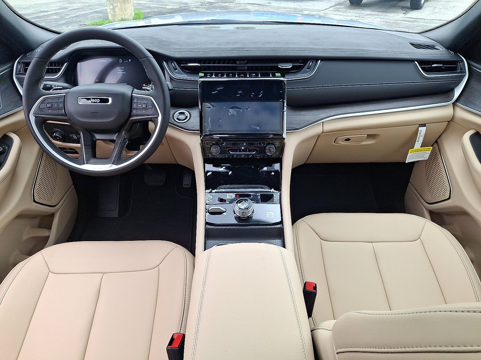 Used 2025 Jeep Grand Cherokee L Limited w/ Trailer Tow Package image 11