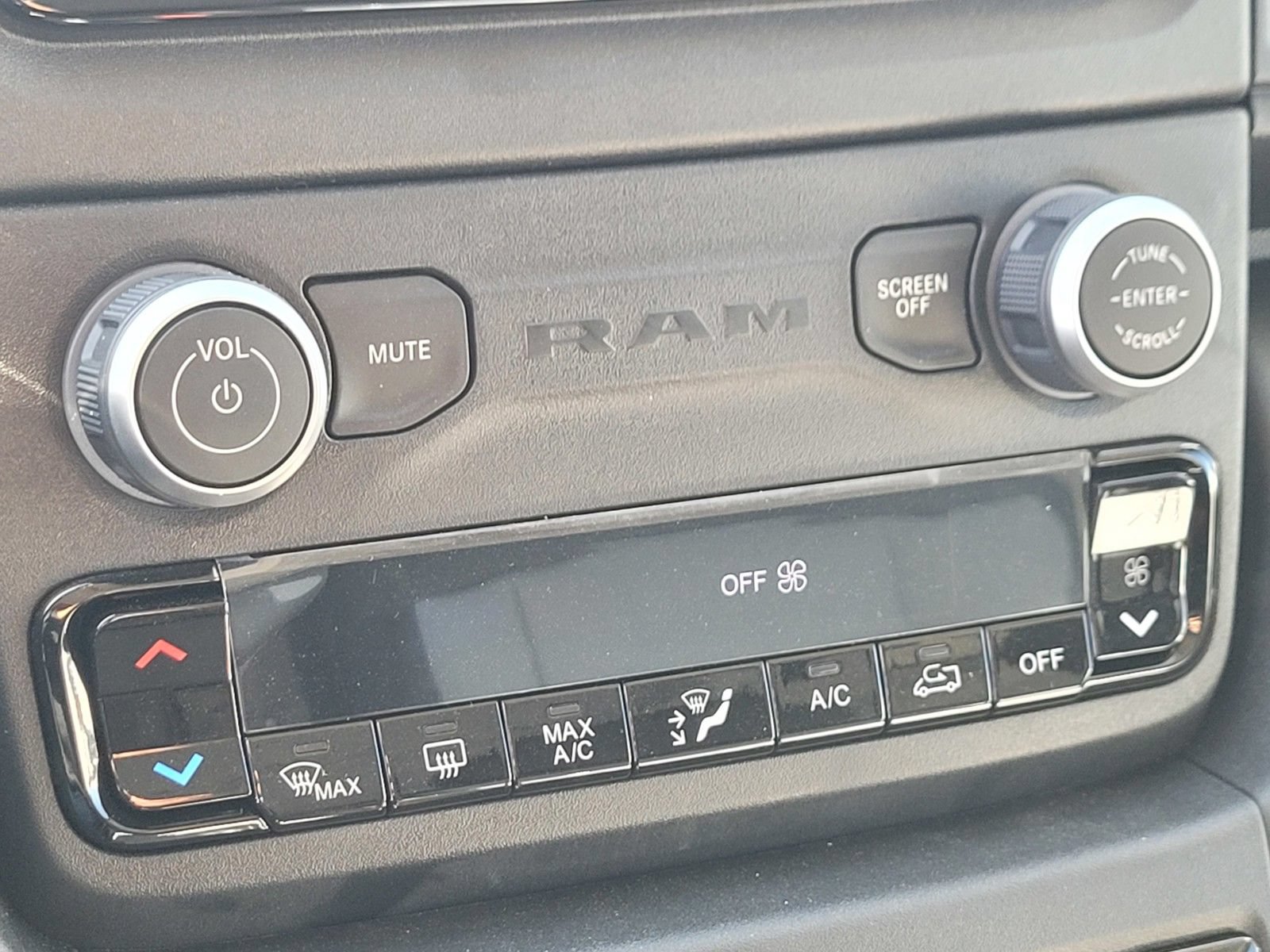New 2026 RAM ProMaster 3500 w/ Safety Group FWD image 14