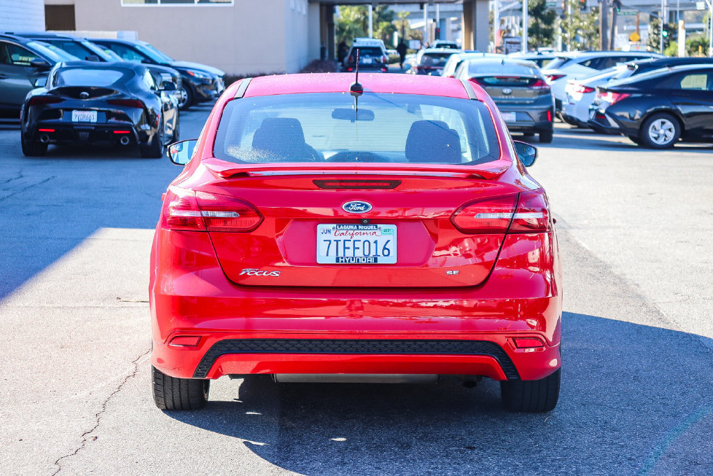 Used 2016 Ford Focus SE w/ SE Sport Package FWD image 7