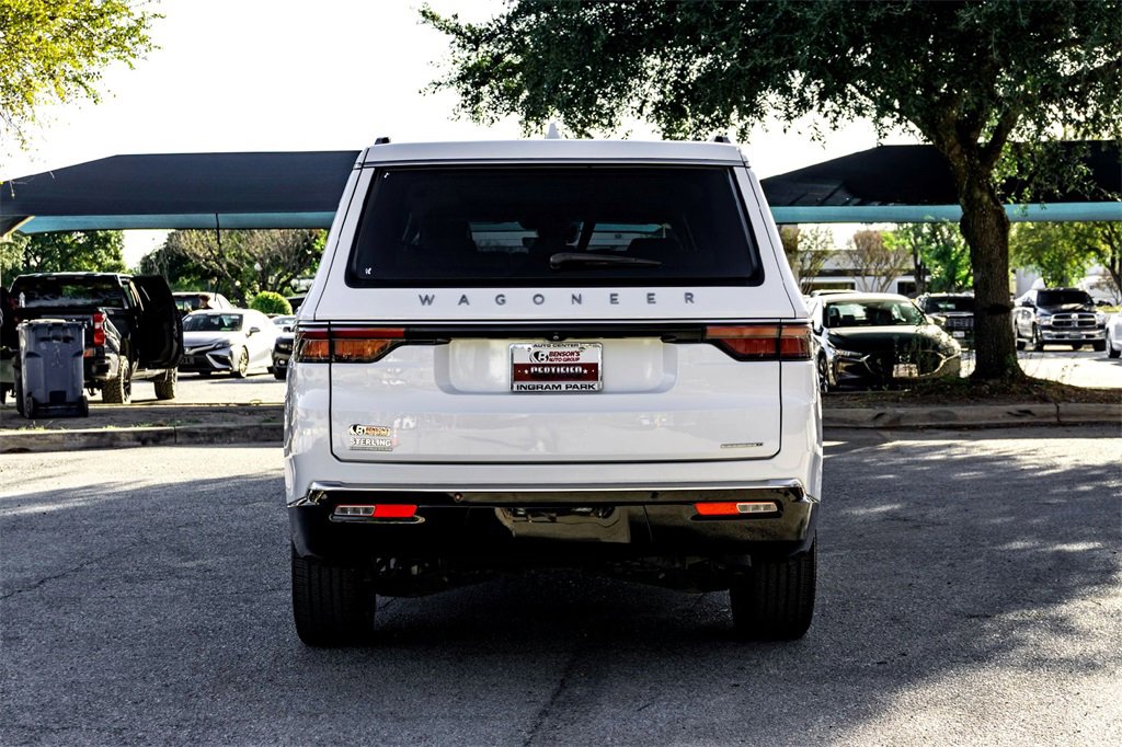 Used 2023 Jeep Wagoneer Series III w/ Premium Group I image 6