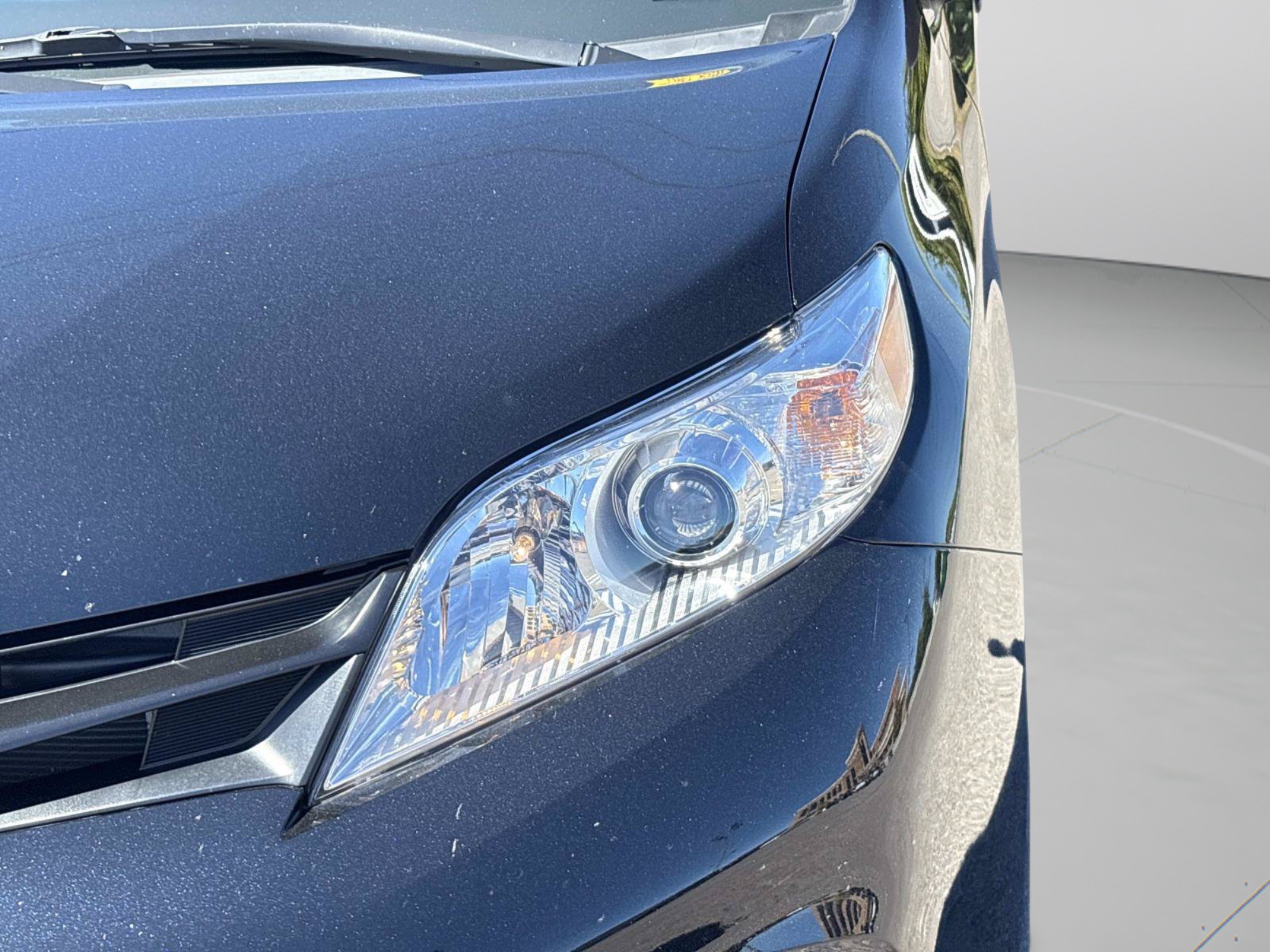 Used 2020 Toyota Sienna L FWD image 33