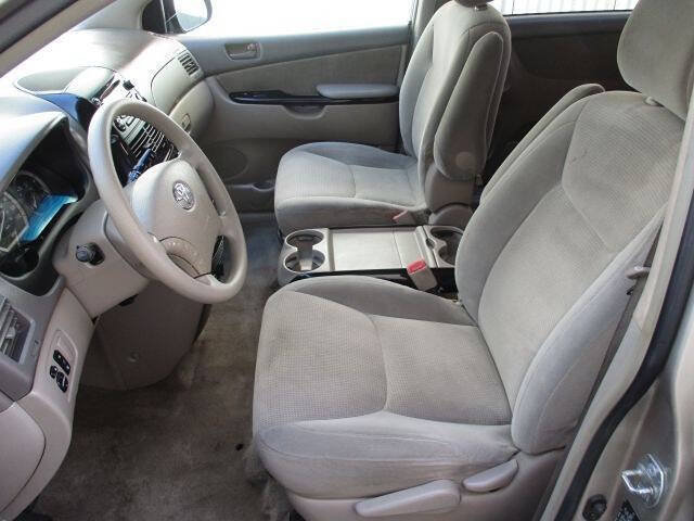 Used 2005 Toyota Sienna LE FWD image 13