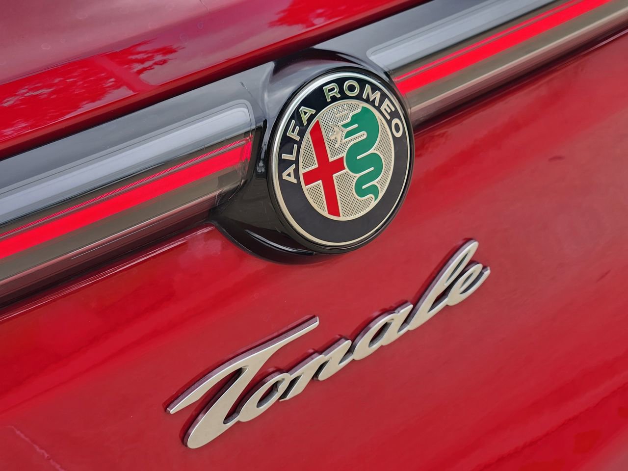 Used 2024 Alfa Romeo Tonale Ti AWD/4WD image 10