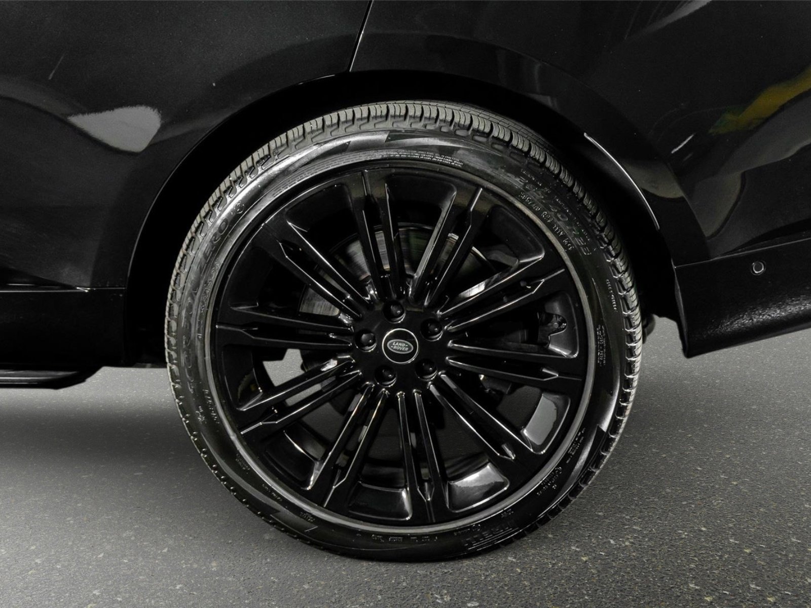 Used 2024 Land Rover Range Rover Long Wheelbase Autobiography image 15