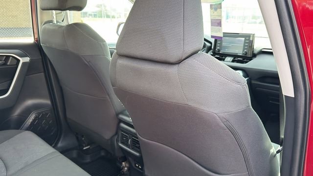 Used 2021 Toyota RAV4 XLE w/ Convenience Package AWD/4WD image 28