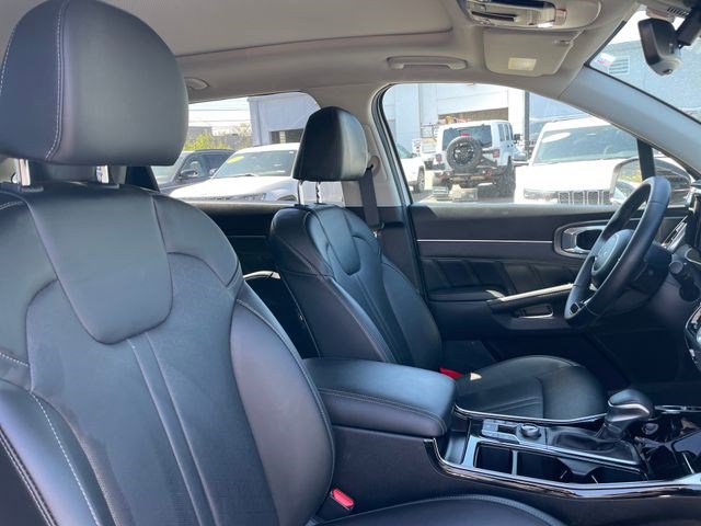 Used 2023 Kia Sorento SX AWD/4WD image 15