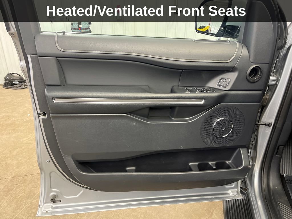 Used 2024 Ford Expedition XLT image 13