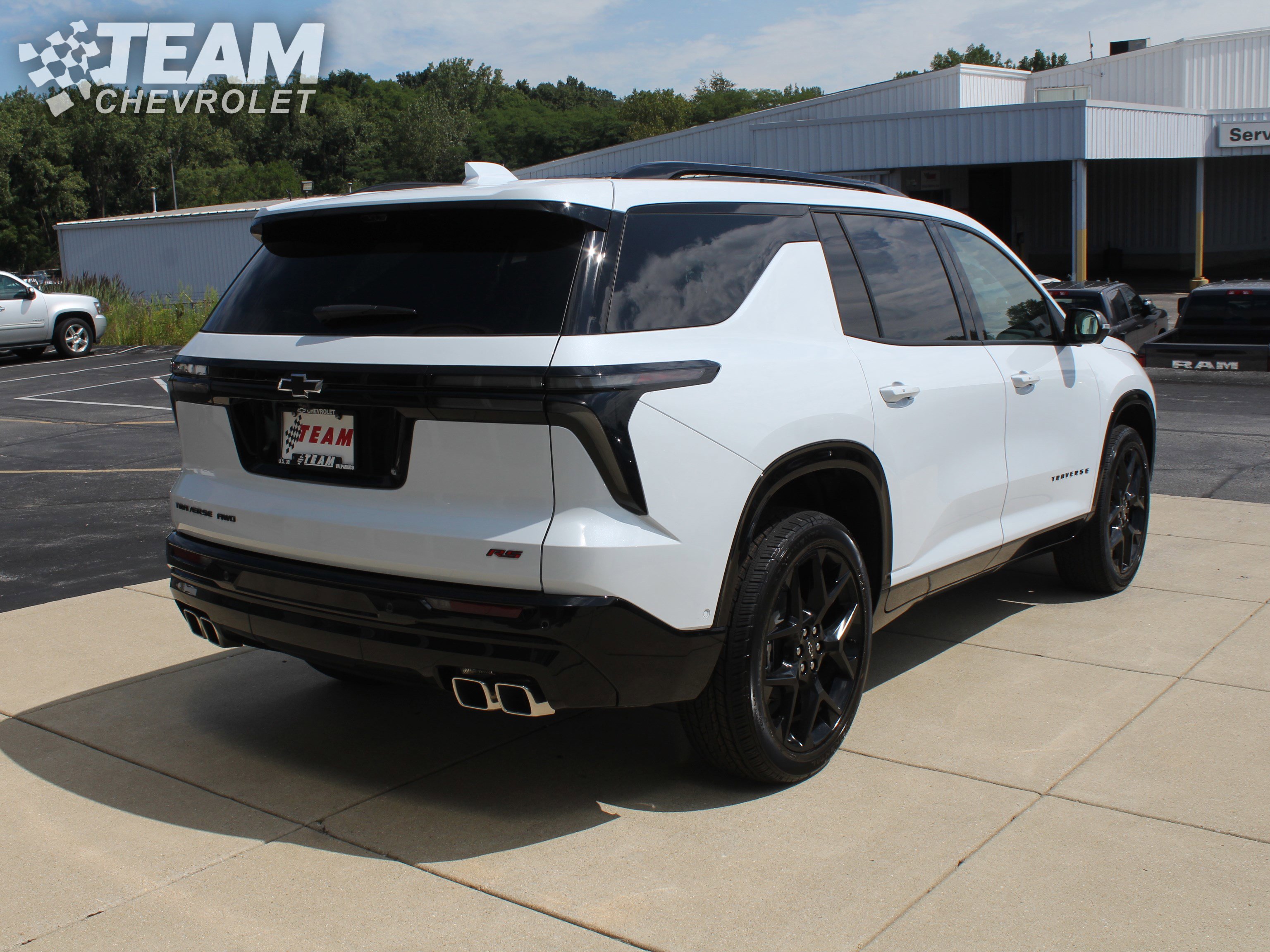 New 2026 Chevrolet Traverse RS w/ LPO, Floor Liner Package image 4