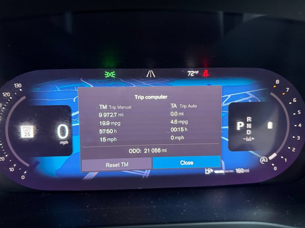 Certified 2024 Volvo XC40 B5 Ultimate w/ Climate Package AWD/4WD image 30