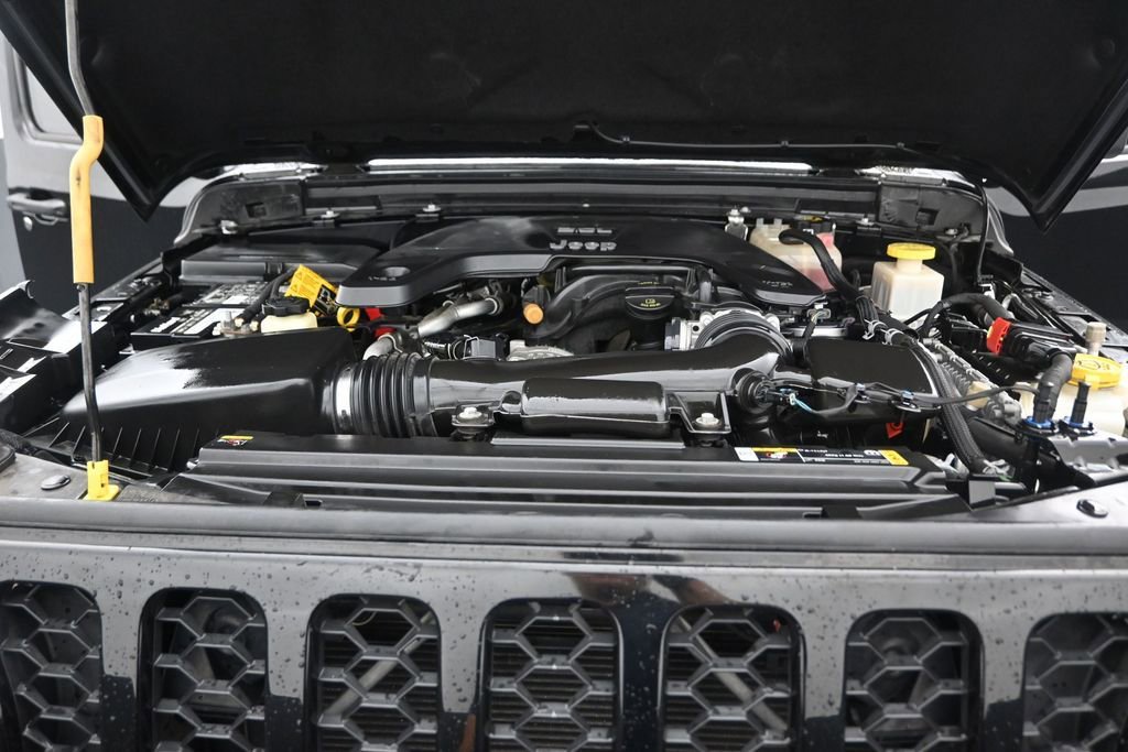 Used 2021 Jeep Gladiator Sport AWD/4WD image 15