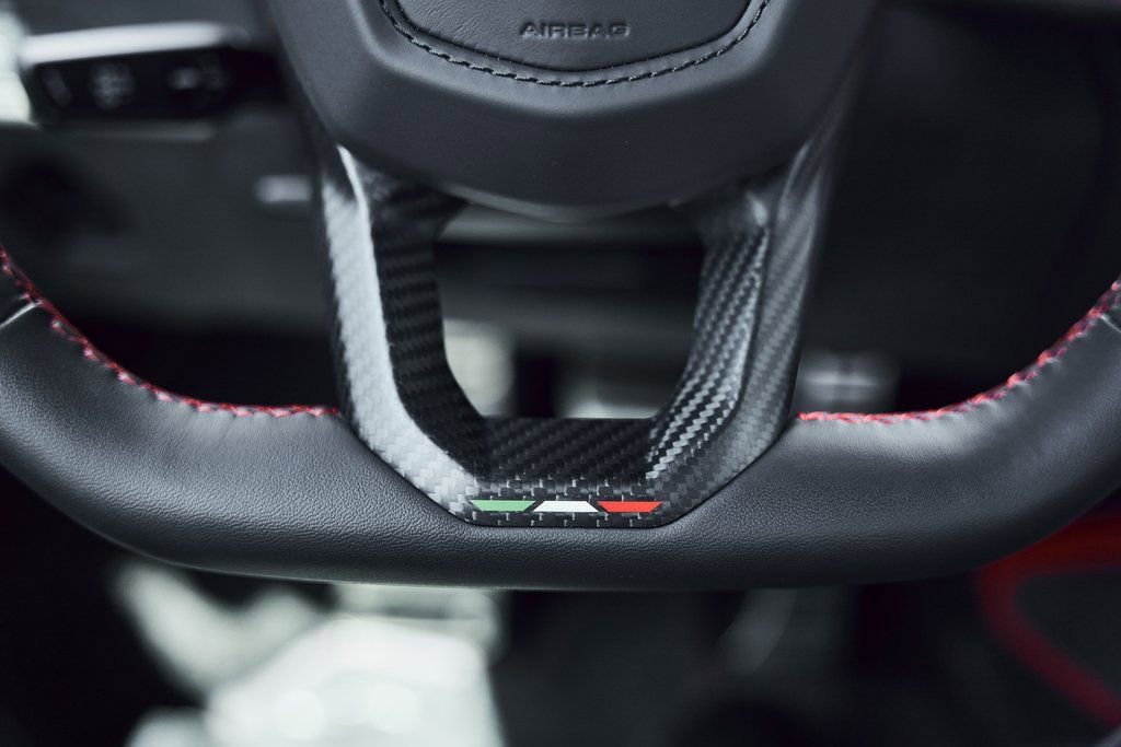 Used 2025 Lamborghini Revuelto image 54