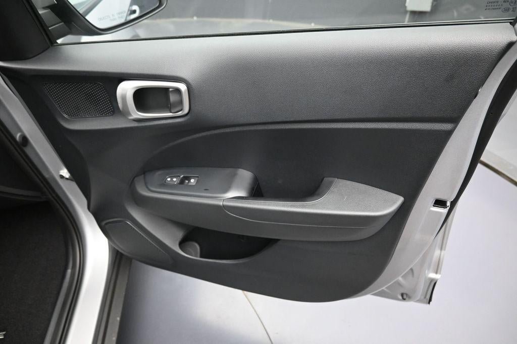 New 2026 Hyundai Venue SE FWD image 29