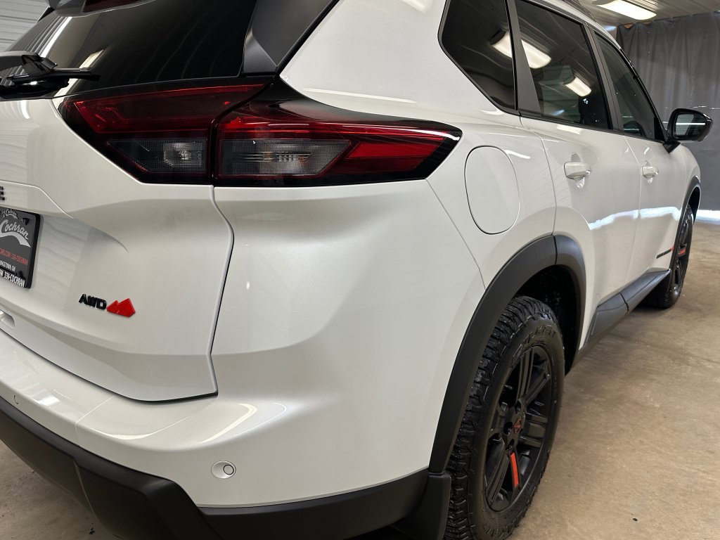 Used 2026 Nissan Rogue SV AWD/4WD image 25